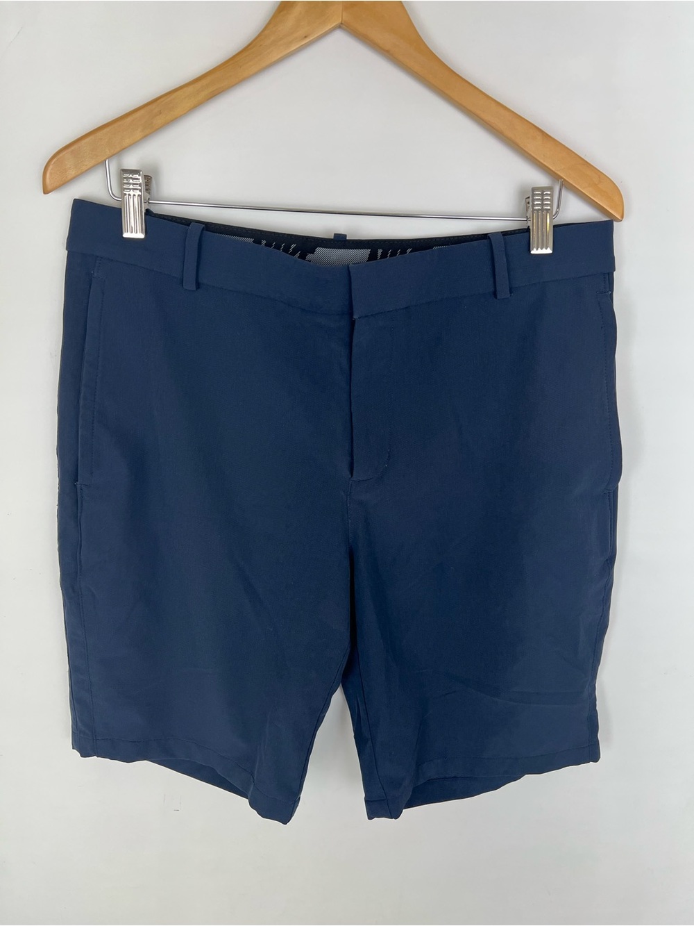 Nike Men's Size Medium Navy Flat-Front Performance Shorts